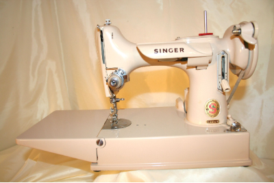 Desk Dave's PRINCESS PINK Singer Featherweight 221 Sewing