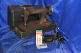 SINGER BROWN FIDDLE 15 CLASS SEWING MACHINE CASE SERVICED FOR SALE